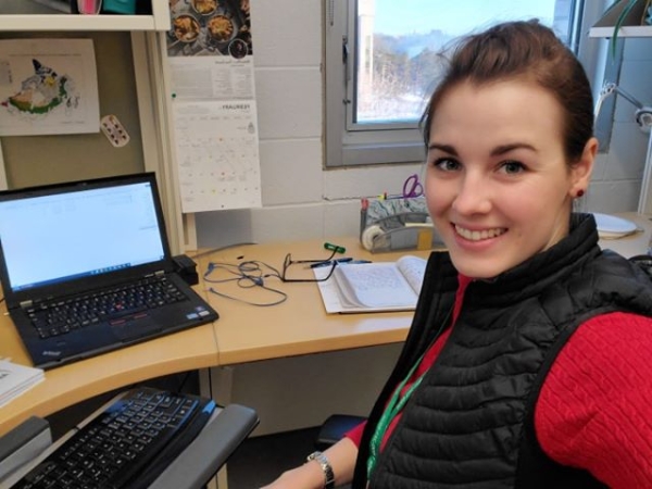 ContactPagePhoto_MelanieMullin